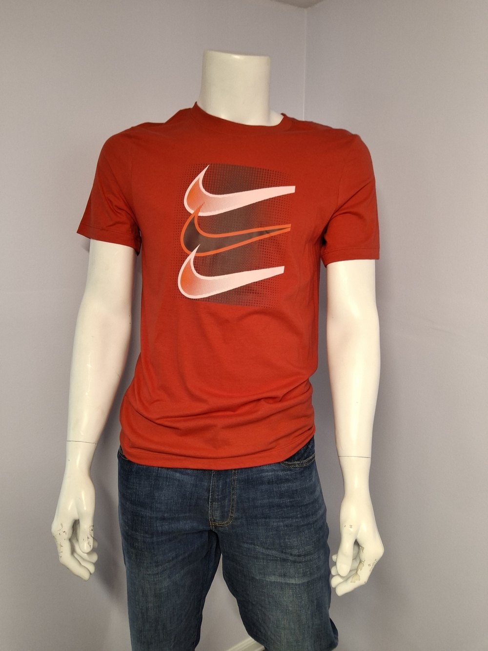 Nike The Nike Tee Men's S Red Graphic Swoosh Logo Crew Neck Short Sleeve T-Shirt